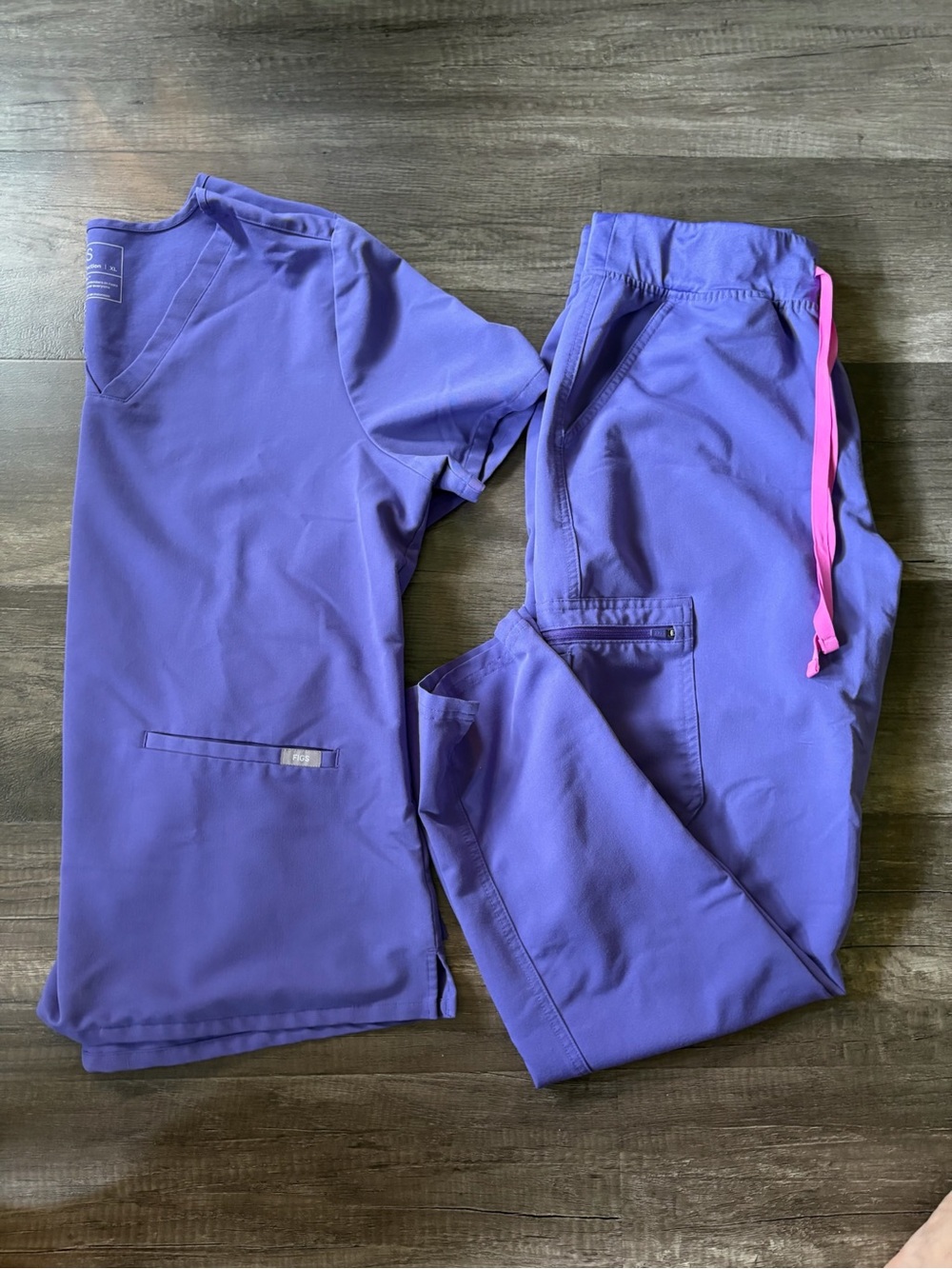 FIGS Technical Collection Scrub Set Purple V-Neck Top XL & HW Yola Cargo Pants L